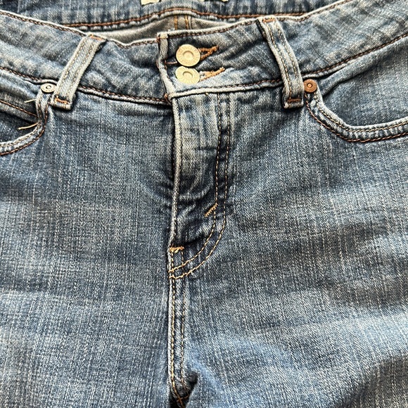 Levi's Women’s Slender Boot Cut 526 Blue Jeans. Size 8 Medium - Picture 2 of 7